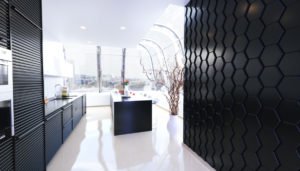 3D панель в интерьере кухни