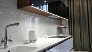 Подсветка рабочей поверхности на кухне светодиодной лентой